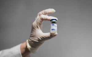 Путин обсудил с главой компартии Вьетнама поставки «Спутника V»