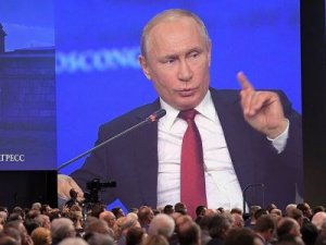 Президентский укол не спасет святая святых ПМЭФ от двухнедельной обсервации. Вокруг пленарного заседания создают безковидную зону