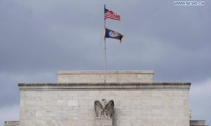 Чрезмерное печатание денег в США вызывает дедолларизацию