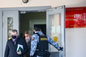 Соболь принудительно доставят в суд из-за проникновения в чужую квартиру