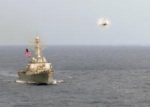 США отменили отправку военных кораблей в Черное море, сообщил источник  (Ранее украинское издание посоветовало кораблям США остаться в Чёрном море)