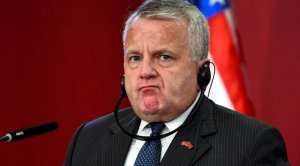 СМИ: посол США на этой неделе уедет в Вашингтон и вернется в Москву "в ближайшие недели"