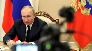 Путин подписал закон об участии в выборах физлиц-иноагентов