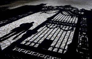 Неподтвержденные доходы чиновников в РФ за год выросли втрое