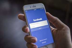 Facebook навязывают владельцам айфонов сбор данных