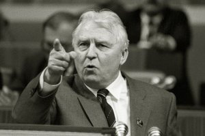 «Борис, ты не прав». На 101 году умер «отец» антиалкогольной кампании Егор Лигачёв Ушёл из жизни экс-секретарь ЦК КПСС