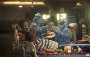 [4000 покойников за 24 часа] В Индии зафиксировали новый антирекорд смертности из-за COVID-19. В четвертый раз зарегистрировано более 400 тыс. заболевших за сутки. Всего привито 167 346 544 граждана