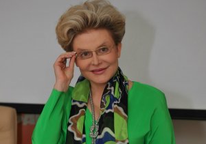 Елена Малышева заявила, что пенсионеры много едят