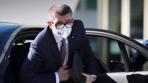 Премьер-министр Чехии попросил страны ЕС выслать «хотя бы по одному» российскому дипломату