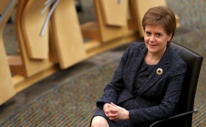 Сторонники независимости Шотландии гарантировали себе большинство мест в региональном парламенте. Лидер SNP и глава правительства Стерджен уже заявила, что будет настаивать на повторном референдуме