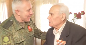 Российские миротворцы поздравили ветеранов ВОВ в Нагорном Карабахе
