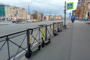 В Петербурге ограничат скорость самокатов до 15 км/ч