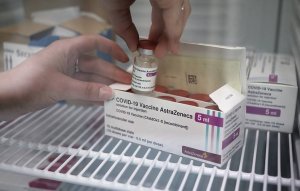 [Cтрана - бензоколонка] "Р-Фарм" планирует в течение июня отправить на экспорт первые партии вакцины AstraZeneca