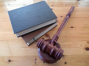 Экс-главу центра имени Хруничева приговорили к пяти годам за растрату