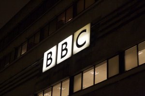 МИД КНР (Китай): BBC обязана принести искренние извинения китайскому народу