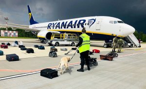 Самолет Ryanair совершил вынужденную посадку в Берлине из-за угрозы взрыва