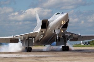 Российские Су-34 и Ту-22М3 получат на вооружение гиперзвуковую ракету "Острота" с 2023 года