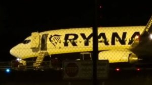 Самолет Ryanair совершил экстренную посадку в Берлине из-за ложного сообщения о бомбе