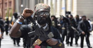 В Америке отменяют полицию: города оккупируют вооруженные боевики