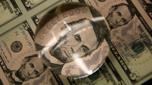 «Сигнал Байдену в преддверии саммита»: CNBC о решении Москвы отказаться от долларовых активов в ФНБ  Оригинал новости ИноТВ: https://russian.rt.com/inotv/2021-06-04/Signal-Ba