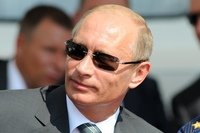 Путин поручил организовать платную вакцинацию для иностранцев