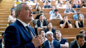 Рогозин назвал глупыми заявления о том, что санкции развивают экономику России