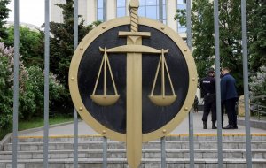 Мосгорсуд признал ФБК и «Штабы Навального» экстремистскими организациями. Решением суда деятельность ФБК прекращена незамедлительно