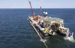 Оператор "Северного потока - 2" заявил о техническом завершении морской части первой нитки (Пусконаладочные работы по заполнению трубы газом начнутся 11 июня, уточнили в Nord Stream 2 AG)