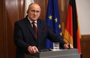"Американские союзники не нашли времени на консультации с ..."   (Глава МИД Польши сообщил, что узнал о решении США по «Северному потоку — 2» из СМИ)