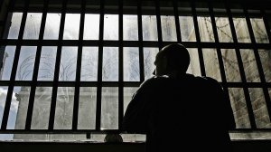 Бывшим заключённым по «насильственным» статьям пожизненно запретят выступления на публику