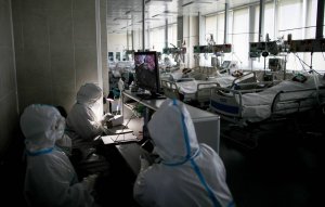 В Москве за сутки выявили рекордное с начала пандемии число заразившихся