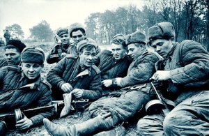 Писатели-фронтовики против современного мифотворчества