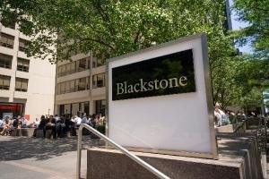 Крупнейший американский домовладелец только что стал ещё больше: Blackstone покупает 17000 домов за 6 миллиардов долларов