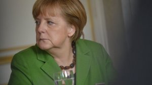 Меркель из-за коронавируса "Дельта" предлагает не пускать в Евросоюз британцев