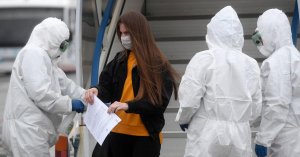 У четверых вакцинированных пассажиров рейса Москва — Афины нашли COVID-19