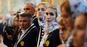 Российских олимпийцев проводят с молебном