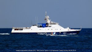 Ракетный катер направлен на помощь украинскому судну в Чёрном море