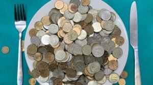 По расчётам правительства, в 2022 году россиянин сможет прожить на 11 950 рублей