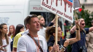 В США назвали непривитых людей «фабриками по производству штаммов» коронавируса