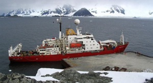 Украина вступает в битву за Арктику: Киев покупает у британцев ледокол