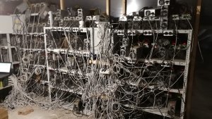 В заброшенной кузбасской школе нашли майнинговую ферму