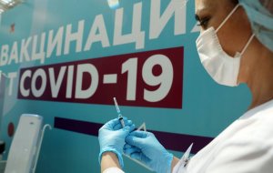 Число привитых и переболевших COVID-19 сотрудников должно быть не менее 80%