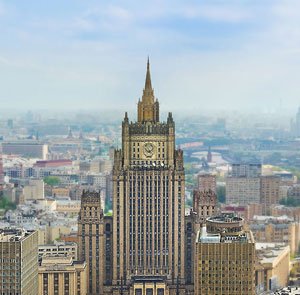 РФ готова обсуждать с США свои новейшие системы вооружений, но не видит оснований для постановки вопроса о потенциальном ограничении возможностей Москвы в этой сфере - Рябков