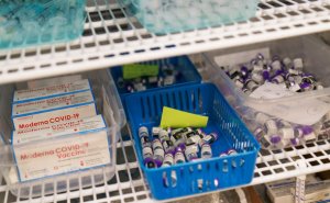 Американские компании повысили для ЕС цены на вакцины Moderna и Pfizer