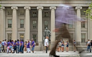 [Дефолт подкрался незаметно] В США начался отсчет до «часа Х», когда закончатся деньги: истекло соглашение по приостановке долгового лимита, предельное значение госдолга снова начало действовать