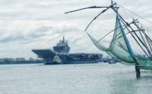 Первый самостоятельно построенный индийский авианосец INS Vikrant вышел на ходовые испытания
