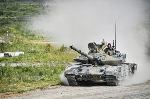 Уралвагонзавод поставил в армию партию танков Т-90М «Прорыв»  (В российскую армию до конца года поступят 20 танков Т-14 "Армата" )