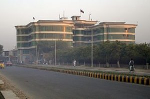 [15.08.2021, 06:06] Талибы без боя взяли город Джелалабад: «губернатор сдался». Столица Афганистана Кабул осталась последним крупным городом, за которым еще сохраняется контроль правительственных сил