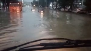 Под воду ушел и Новороссийск: ливень превратил улицы города в бурные реки