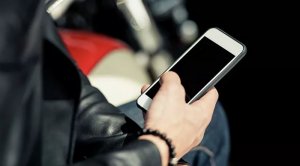 [Алиса везде] Топ-менеджер Veon Хелд назвал смартфон рудиментальным цифровым проектором, которым перестанут пользоваться через 10 лет: мы в цифровой среде, которой аккаунты и клоны не нужны